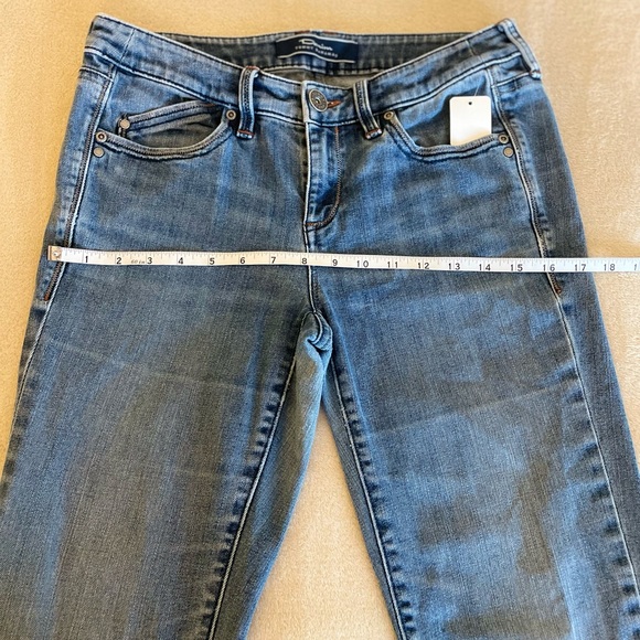 Tommy Bahama Straight Leg Mid Rise Jeans - Size 6 - Picture 5 of 11